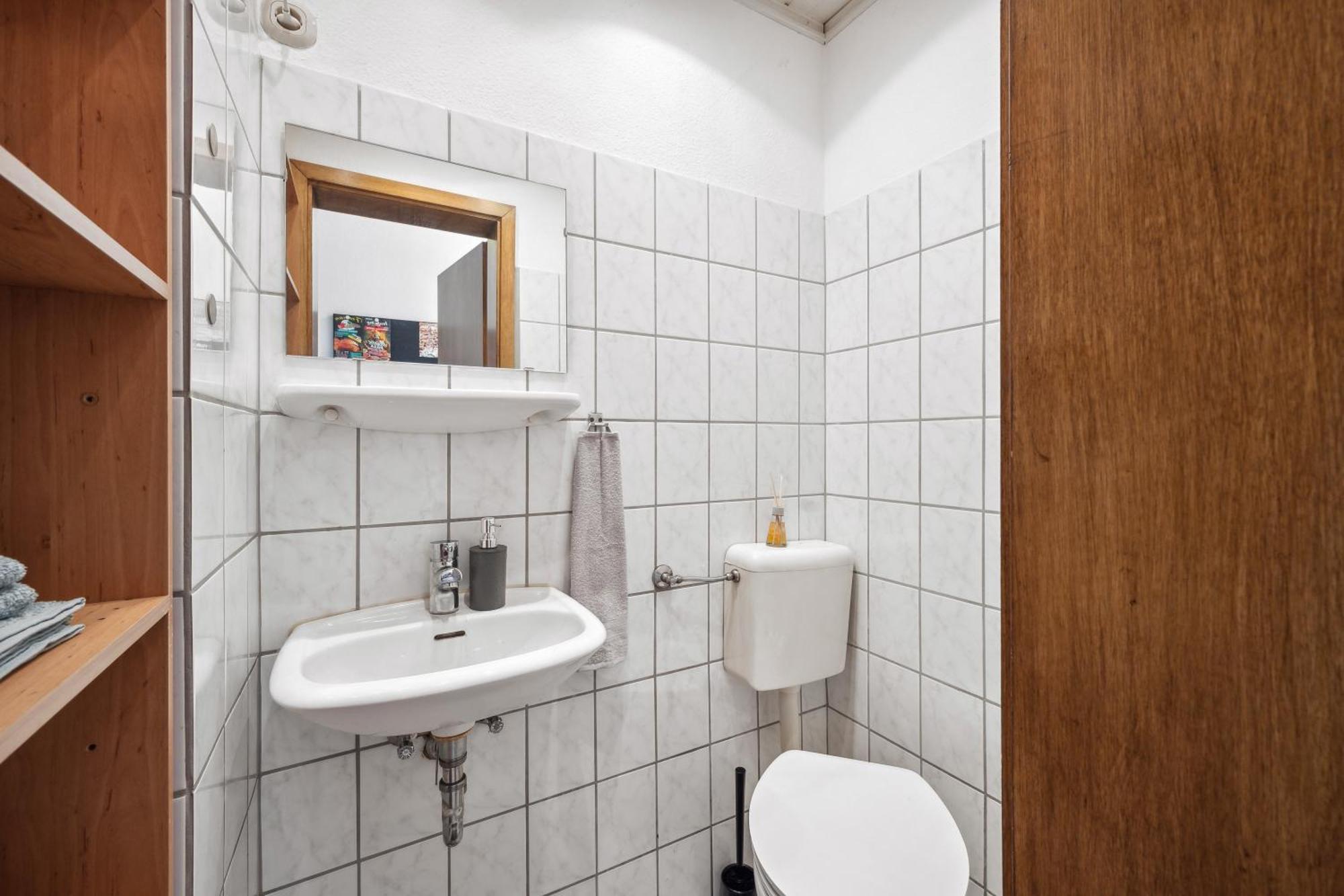 Wupper Home Ii, Top Lage Ideal Fuer Geschaeftsleute, Monteure, Familien, 3 Zimmer, Flachbild-Tv Вупперталь Экстерьер фото