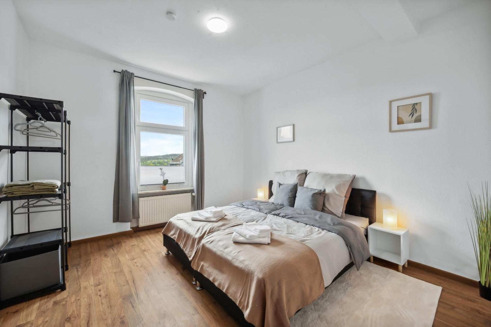 Wupper Home Ii, Top Lage Ideal Fuer Geschaeftsleute, Monteure, Familien, 3 Zimmer, Flachbild-Tv Вупперталь Экстерьер фото
