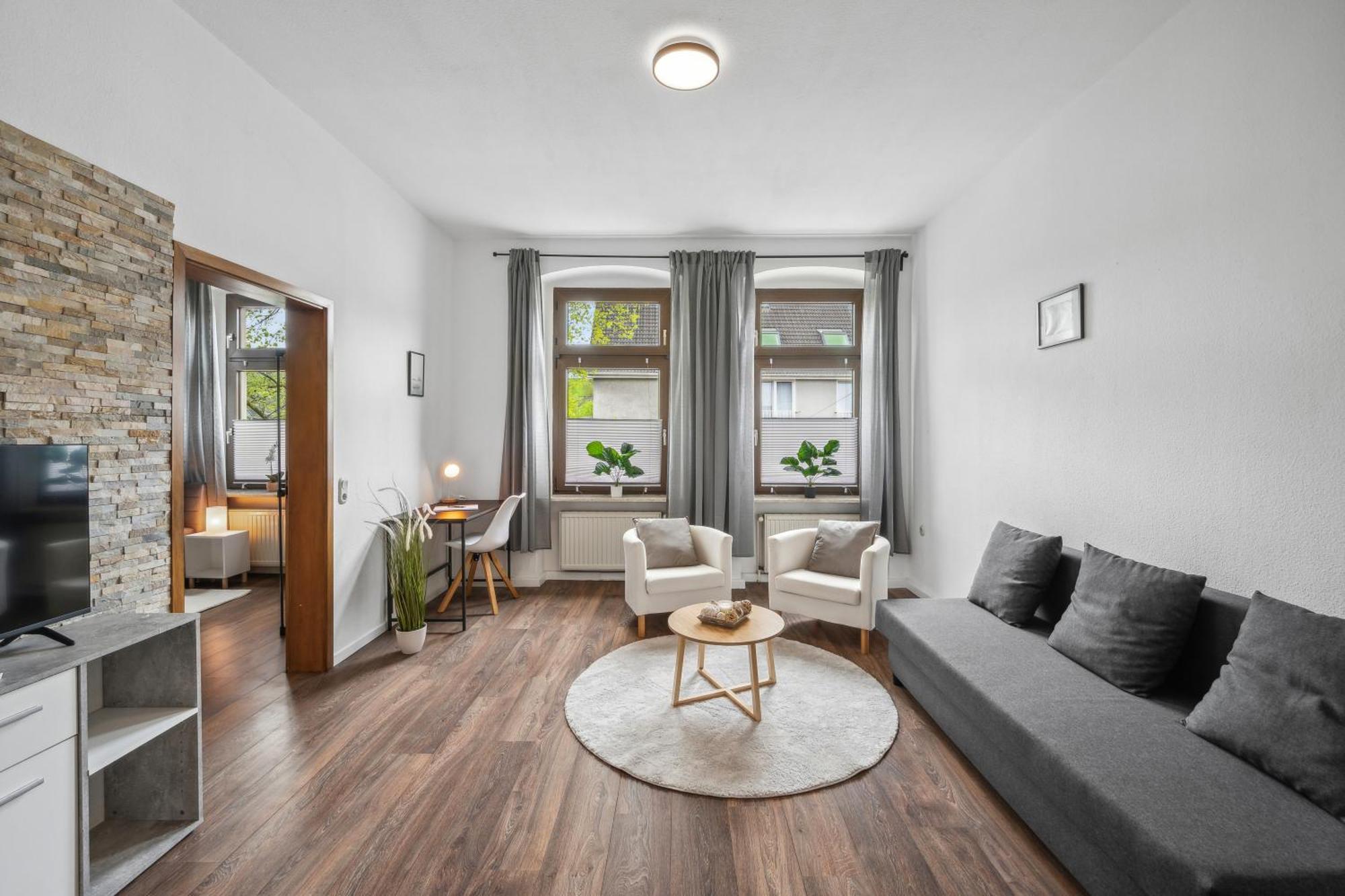 Wupper Home Ii, Top Lage Ideal Fuer Geschaeftsleute, Monteure, Familien, 3 Zimmer, Flachbild-Tv Вупперталь Экстерьер фото
